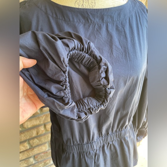 Banana Republic Navy 100% Cotton Cinched Puffy Sleeve Top. - Picture 4 of 8